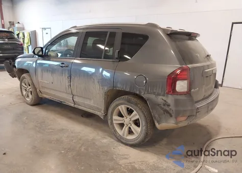 2016 Jeep Compass Sport z USA, uszkodzony, nr VIN 1C4NJDBB0GD757086